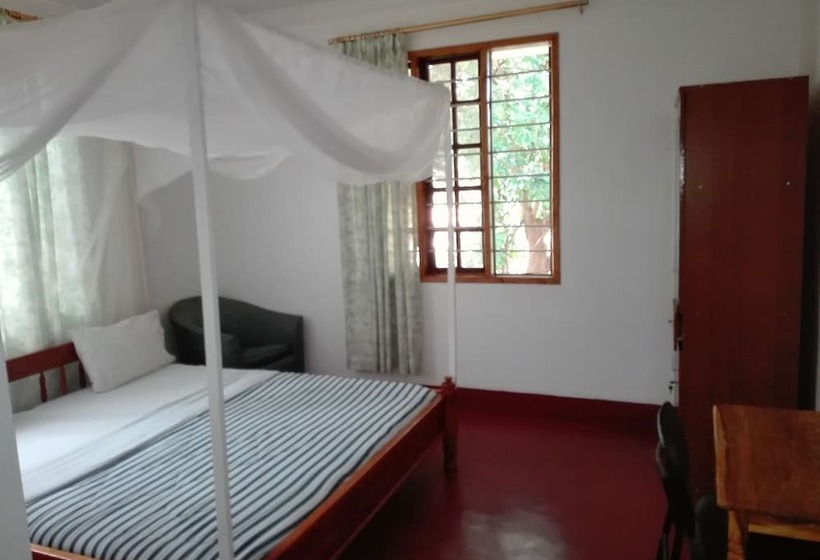 Deluxe Room Mountain View, Kilimanjaro Safaris Lodge