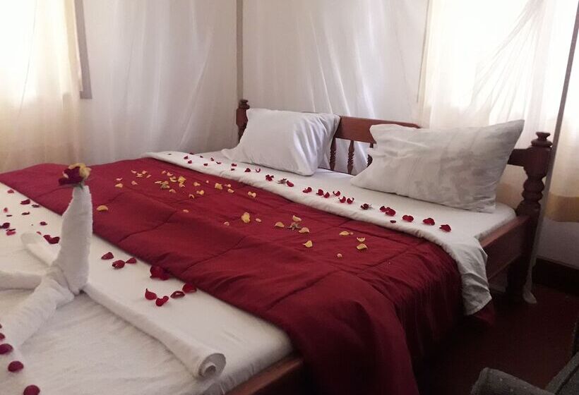 Deluxe Room Mountain View, Kilimanjaro Safaris Lodge