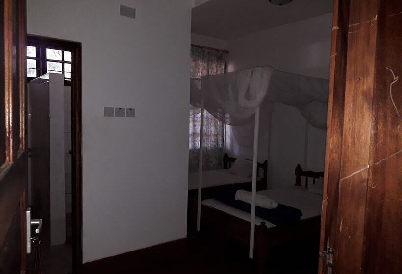 اتاق استاندارد با چشمانداز کوهستان, Kilimanjaro Safaris Lodge