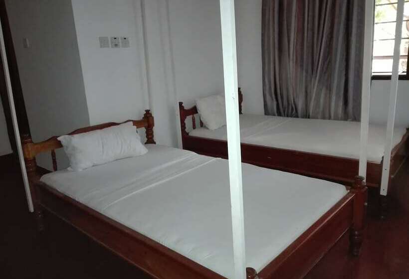 اتاق استاندارد با چشم‌انداز کوهستان, Kilimanjaro Safaris Lodge