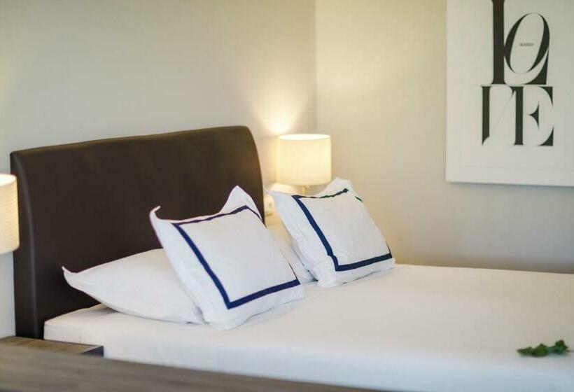 חדר אקונומי, Milna Osam   Adults Only