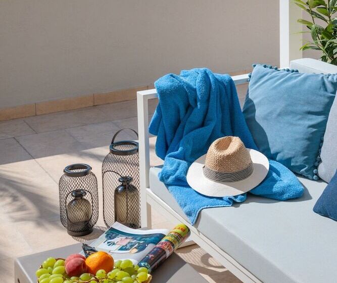 סוויטה דלוקס, Milna Osam   Adults Only