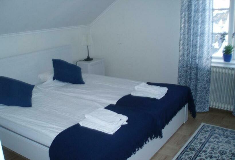 شقة غرفتين, åkerby Herrgård