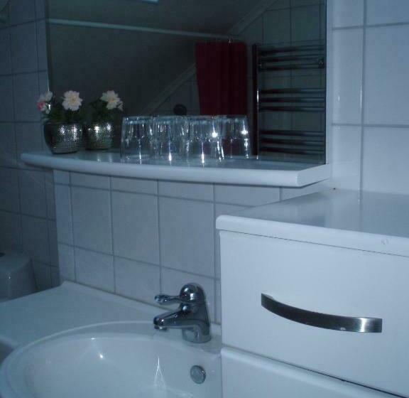 شقة غرفتين, åkerby Herrgård