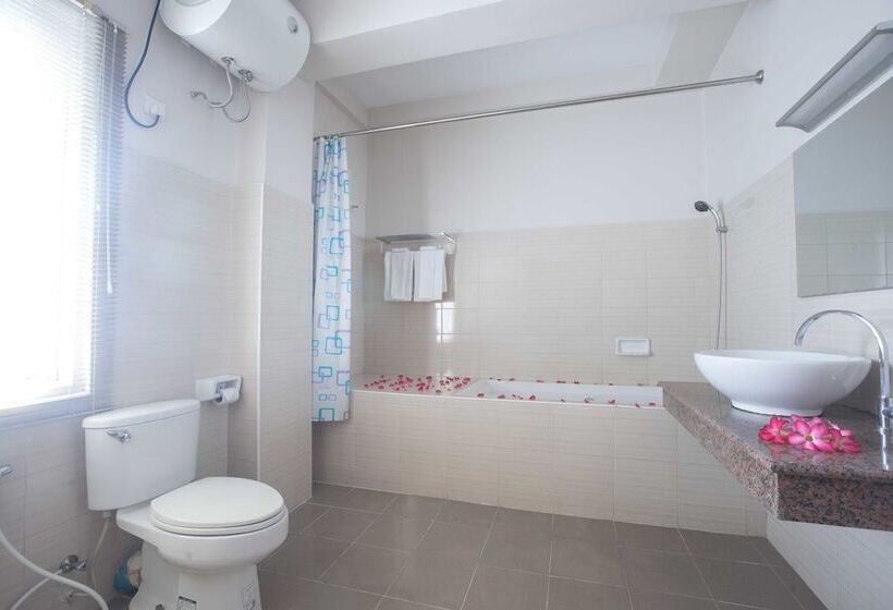 اتاق لوکس سه تخته, V.a.n