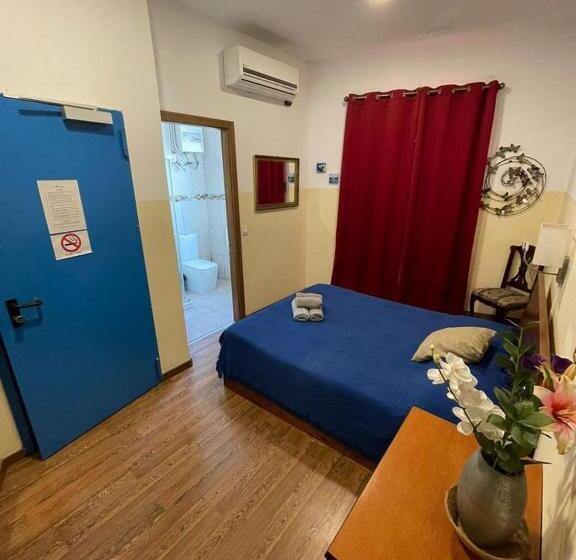 Deluxe Szoba, Marco Polo Party Hostel