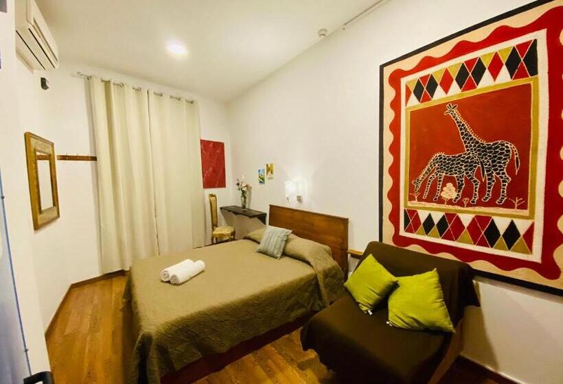 Deluxe Szoba, Marco Polo Party Hostel