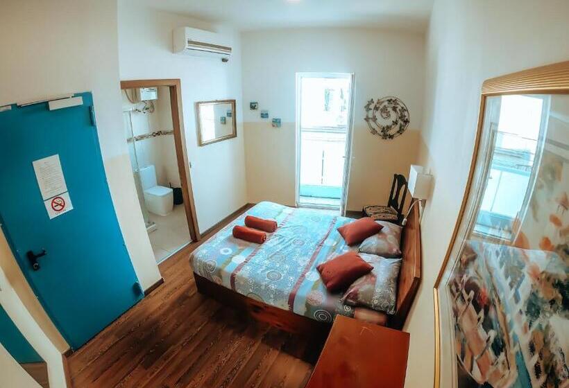 اتاق لوکس, Marco Polo Party Hostel