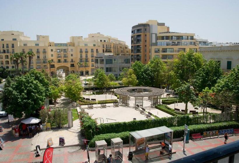 اتاق استاندارد با سرویس بهداشتی مشترک, Marco Polo Party Hostel