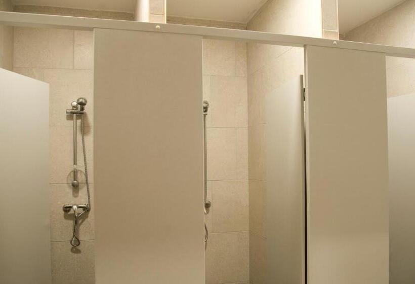 Standard Szoba Megosztott Fürdővel, Marco Polo Party Hostel