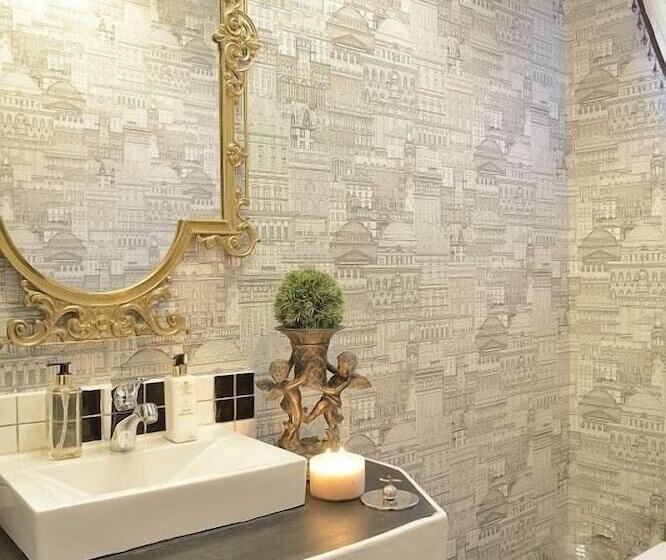 Люкс Повышенной Комфортности, Duke & Duchess Boutique