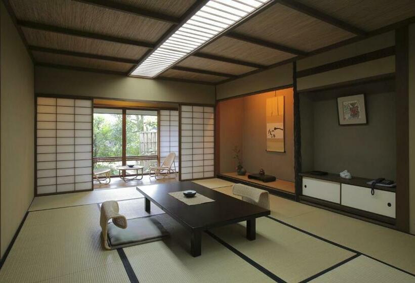 Номер Deluxe, Yoyokaku Ryokan
