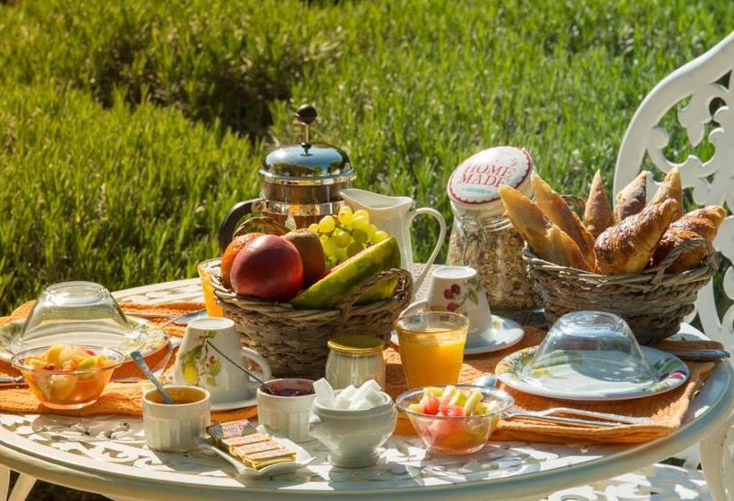 اتاق سوپریور با چشمانداز, Les Carmes And Spa