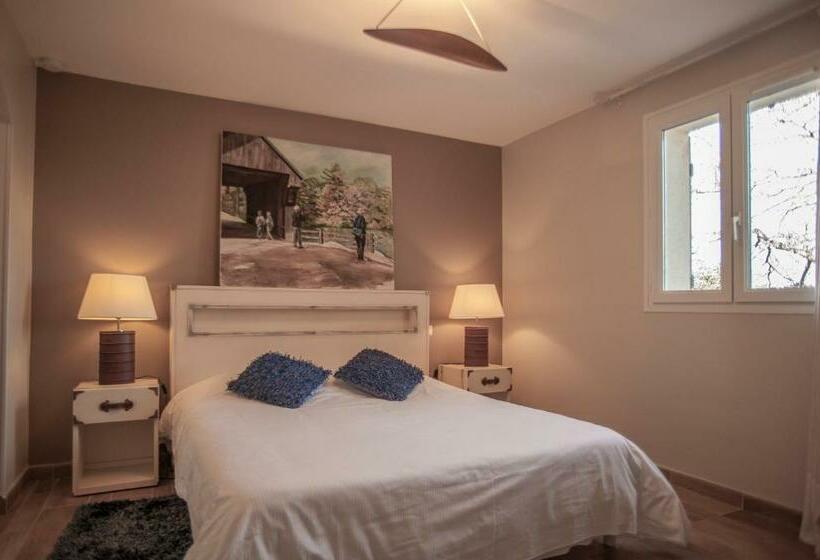 غرفة قياسية مطلّة علي الحديقة, Les Chambres Du Restaurant Le Castellaras   Teritoria