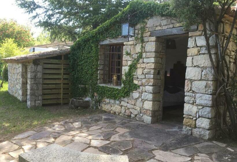 غرفة قياسية مطلّة علي الحديقة, Les Chambres Du Restaurant Le Castellaras   Teritoria