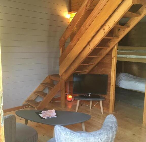 شاليه غرفة نوم واحدة, Les Chambres Du Restaurant Le Castellaras   Teritoria