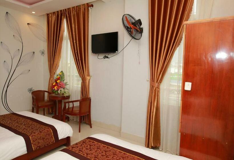 غرفة ديلوكس رباعية, Cong Thuong