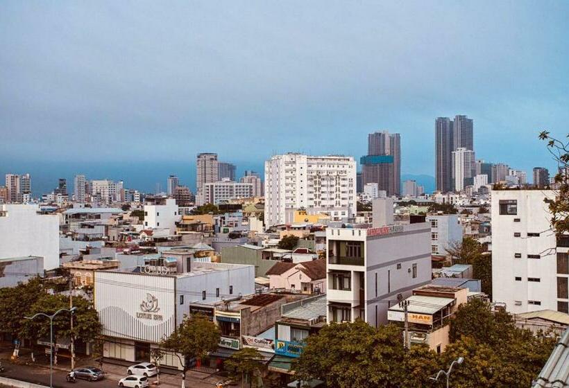 غرفة ديلوكس رباعية, Cong Thuong