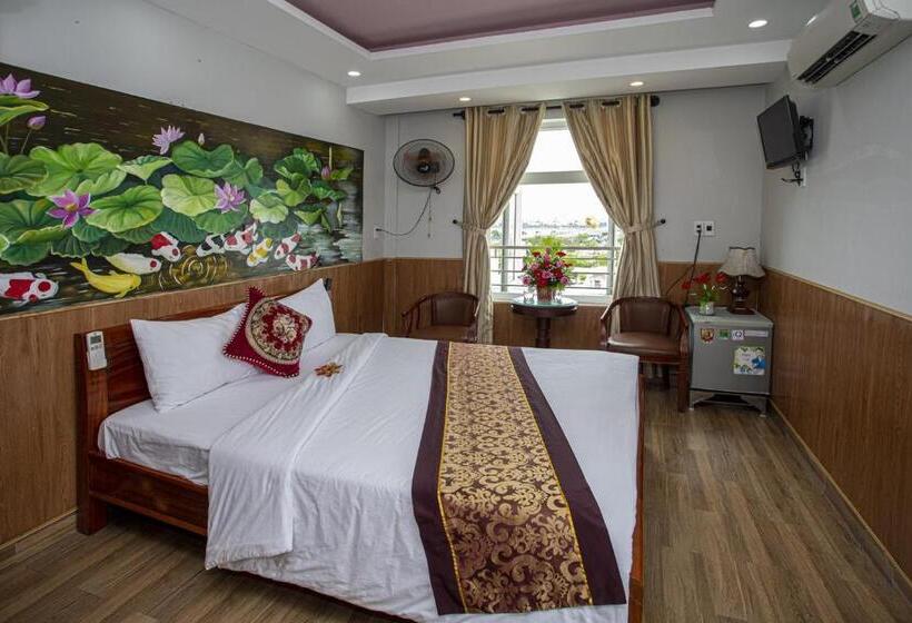 غرفة سوبيريور, Cong Thuong