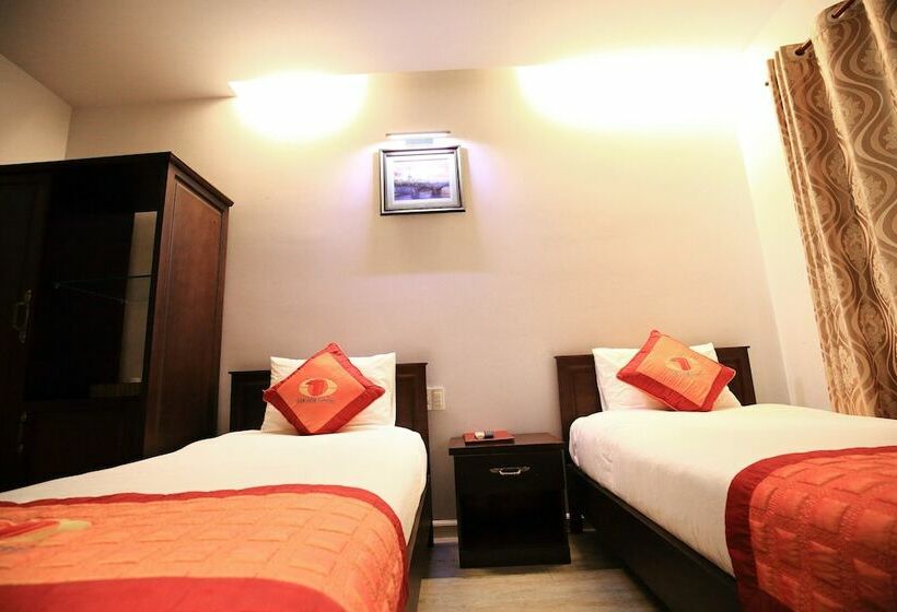 اتاق لوکس, Gia Hoa