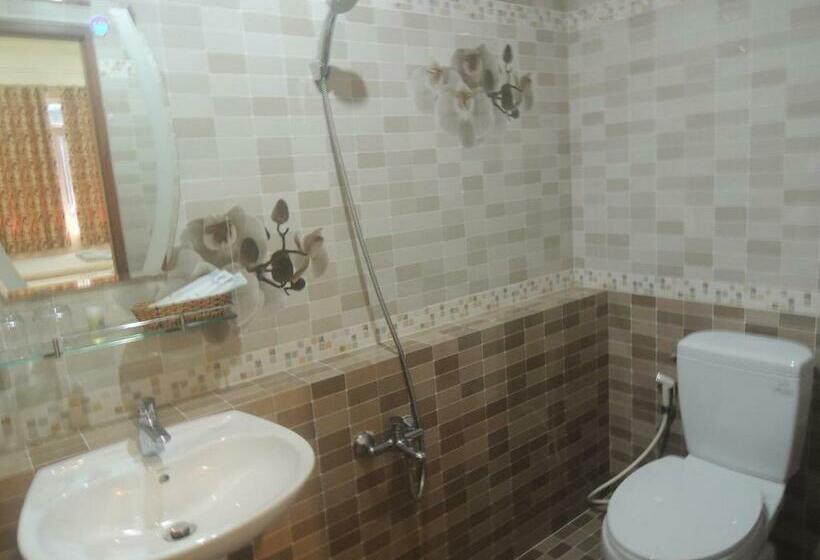 اتاق استاندارد سه نفره, Hà Tiên Hạnh Phúc