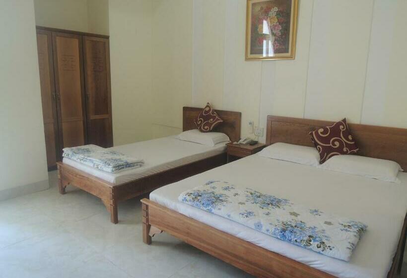 اتاق استاندارد سه نفره, Hà Tiên Hạnh Phúc