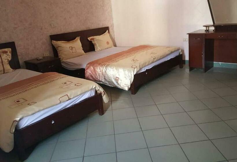 اتاق استاندارد سه نفره, Hai Duong