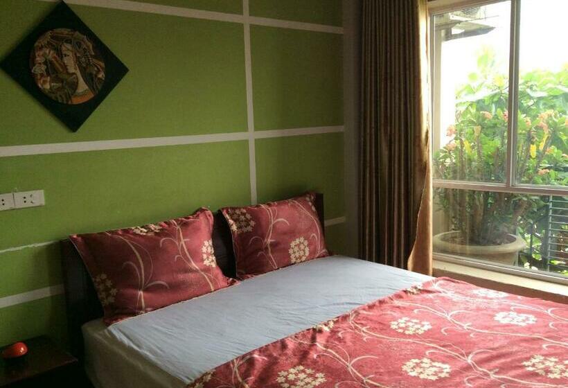 اتاق لوکس با بالکن, Hai Duong