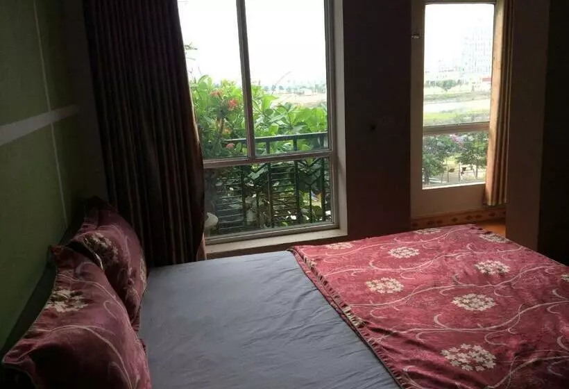 اتاق لوکس با بالکن, Hai Duong
