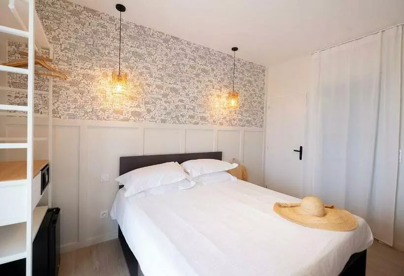 オーシャンビュースタンダードルームバルコニー付き, Hôtel De La Plage