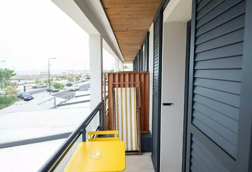 オーシャンビュースタンダードルームバルコニー付き, Hôtel De La Plage