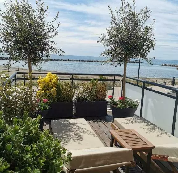 オーシャンビュースタンダードルーム, Hôtel De La Plage