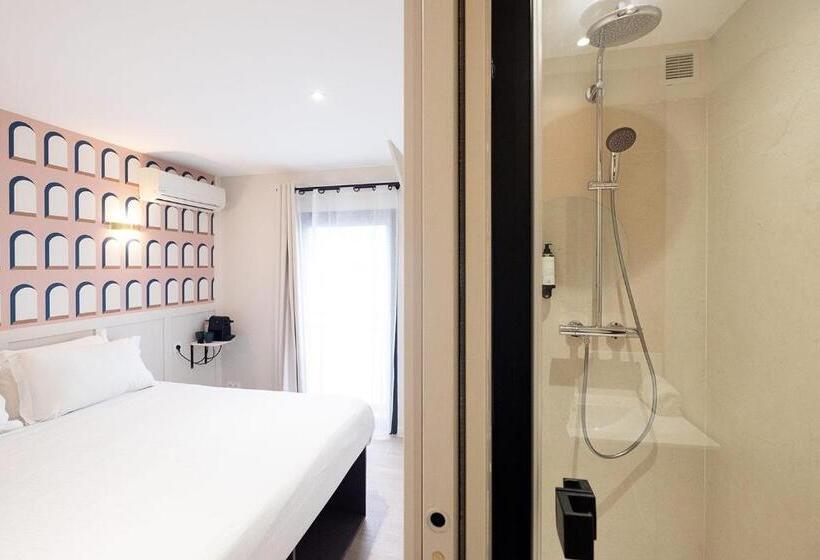 Номер Стандарт, Hôtel De La Plage