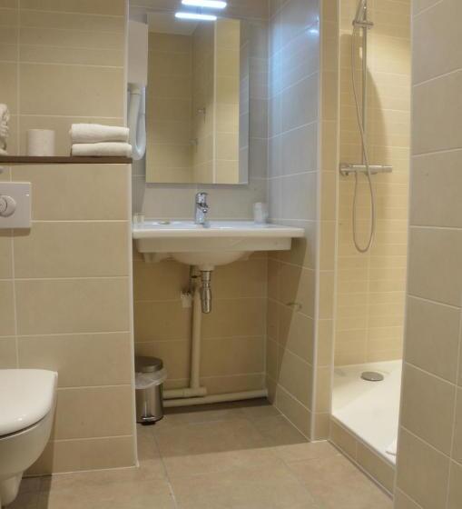 חדר סטנדרט עם מרפסת, Logis Hôtel   La Chambre D Amiens