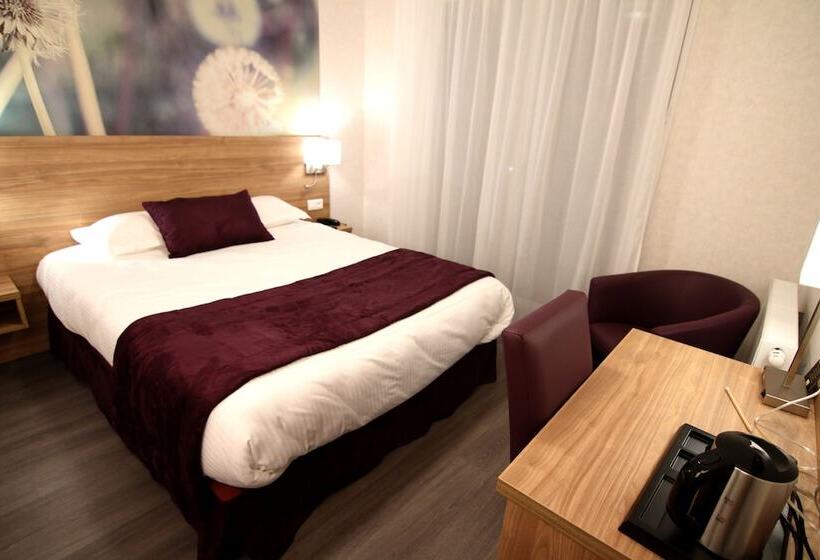 חדר סטנדרט עם מרפסת, Logis Hôtel   La Chambre D Amiens