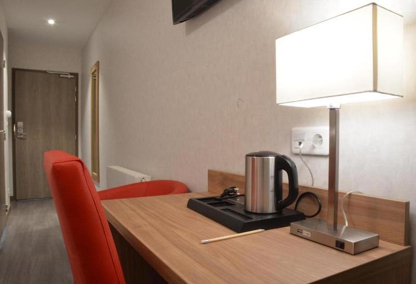 غرفة قياسية مزوَّدة بشُرفة, Logis Hôtel   La Chambre D Amiens