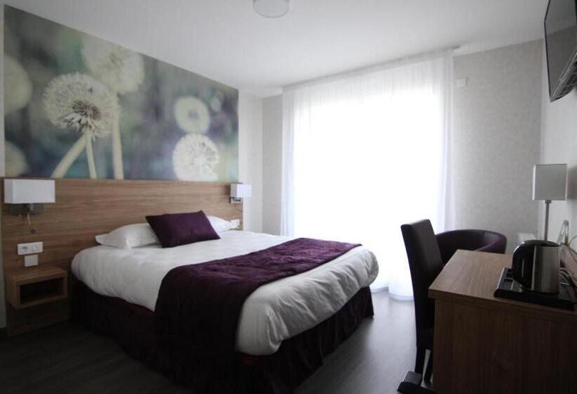 חדר סטנדרט עם מרפסת, Logis Hôtel   La Chambre D Amiens