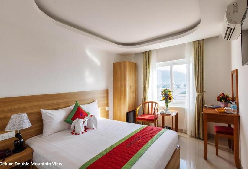 Deluxe Room Mountain View, Siren Flower