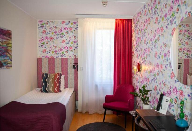 标准单人间, Skogshem & Wijk