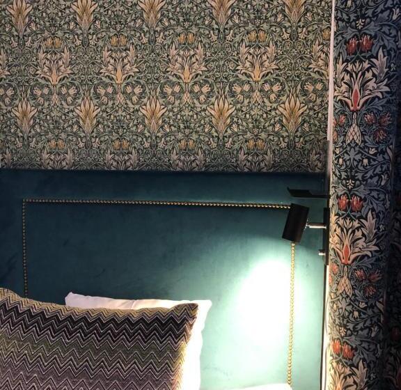 标准单人间, Skogshem & Wijk