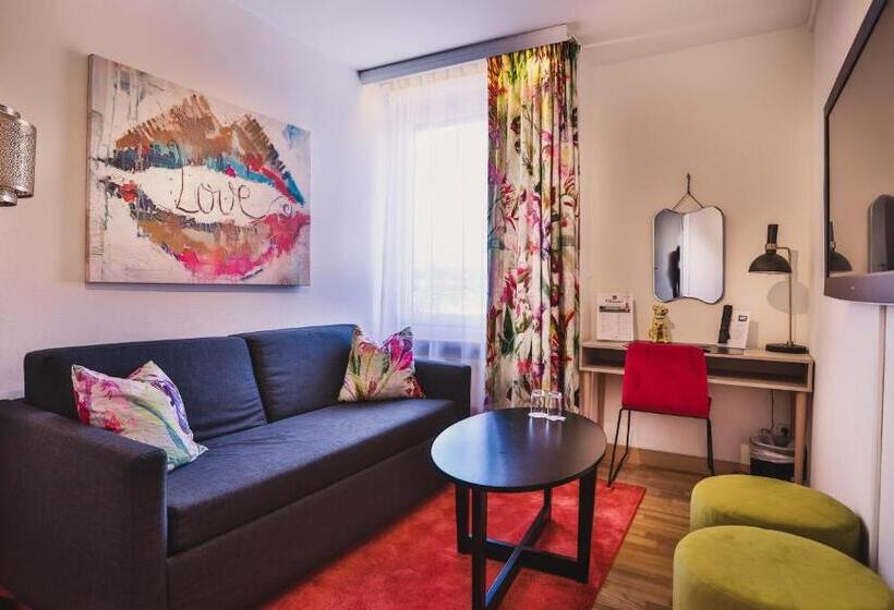 标准间, Skogshem & Wijk