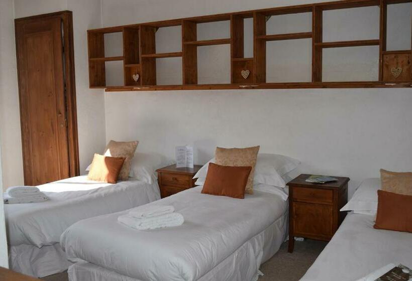 غرفة قياسية ثلاثية, Hôtel Sylvana