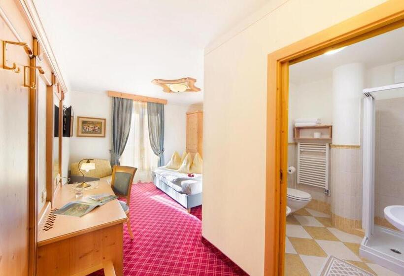 חדר קומפורט לשלושה, Alpotel Dolomiten