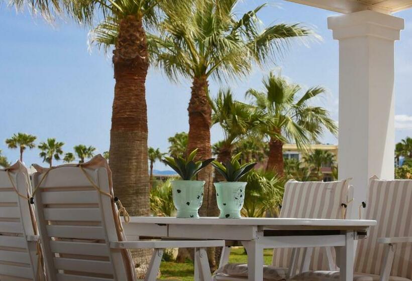 Superior suite with garden view, Ammos Boutique Apartments & Suites