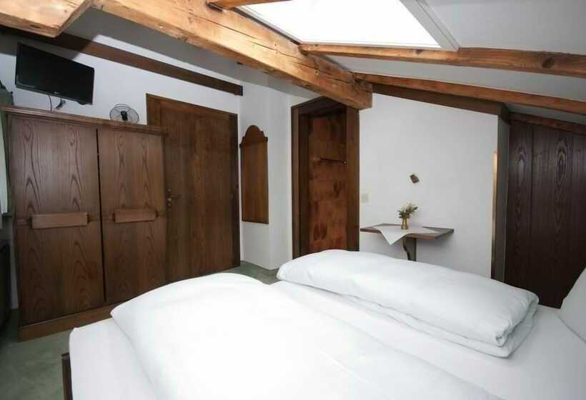 スタンダードルーム, Apart Versettla