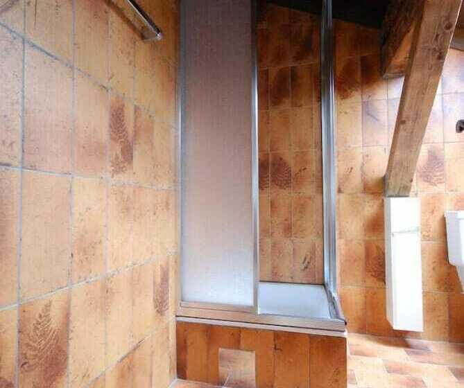 スタンダードルーム, Apart Versettla