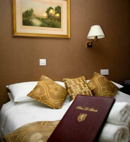 Quarto Familiar, Parc Le Breos House