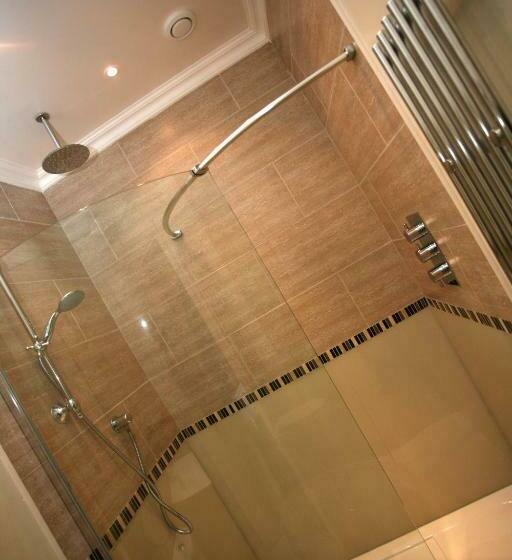 Quarto Familiar, Parc Le Breos House