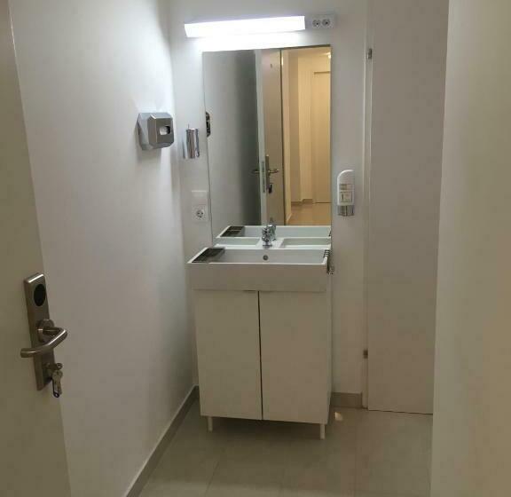 Economy Triple Room, Ch Luka Budget