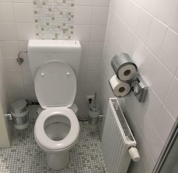 Economy Triple Room, Ch Luka Budget